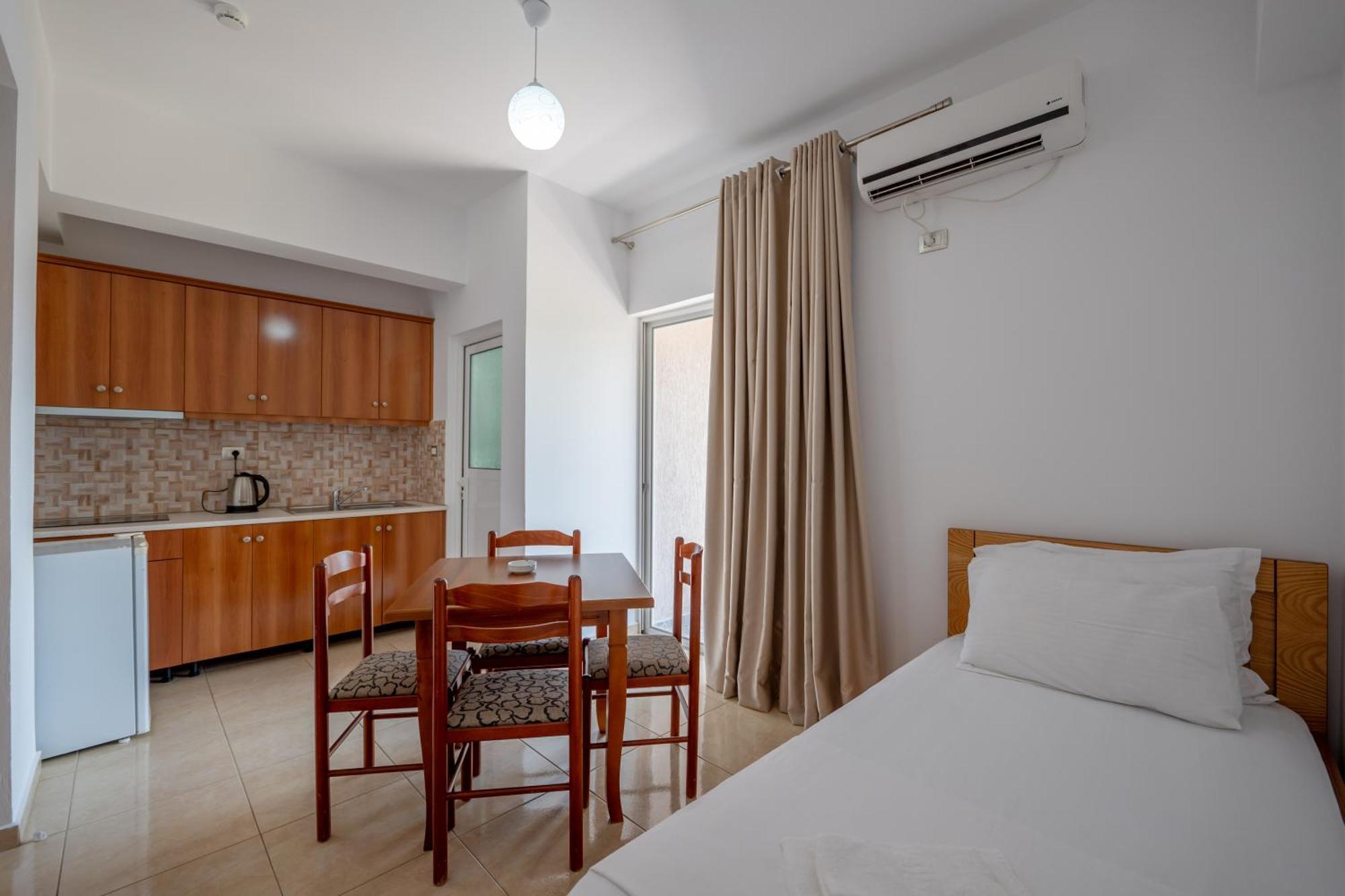 Aleksander Aparthotel Ksamil Extérieur photo