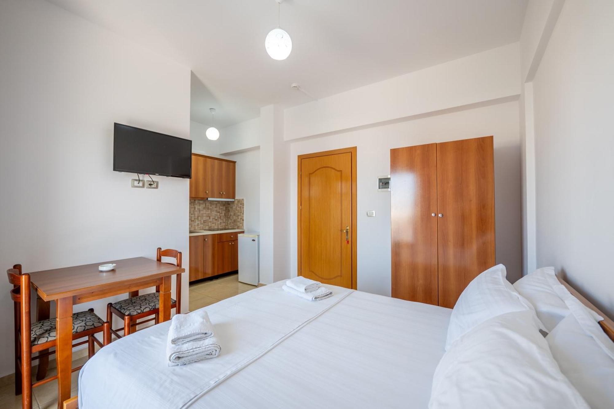 Aleksander Aparthotel Ksamil Extérieur photo
