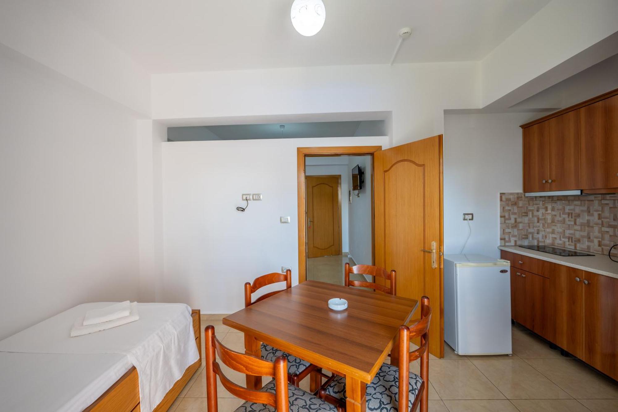 Aleksander Aparthotel Ksamil Extérieur photo